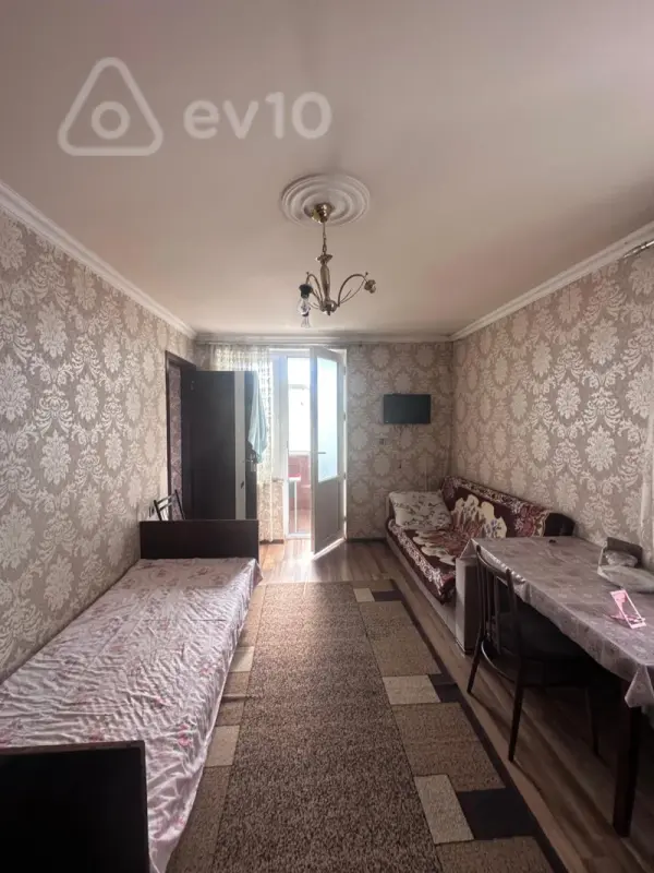 Kirayə verilir 2 otaqlı köhnə tikili 50 m²