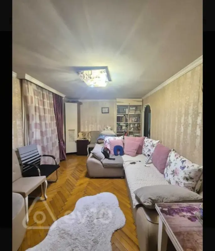 Kirayə verilir 2 otaqlı köhnə tikili 50 m²