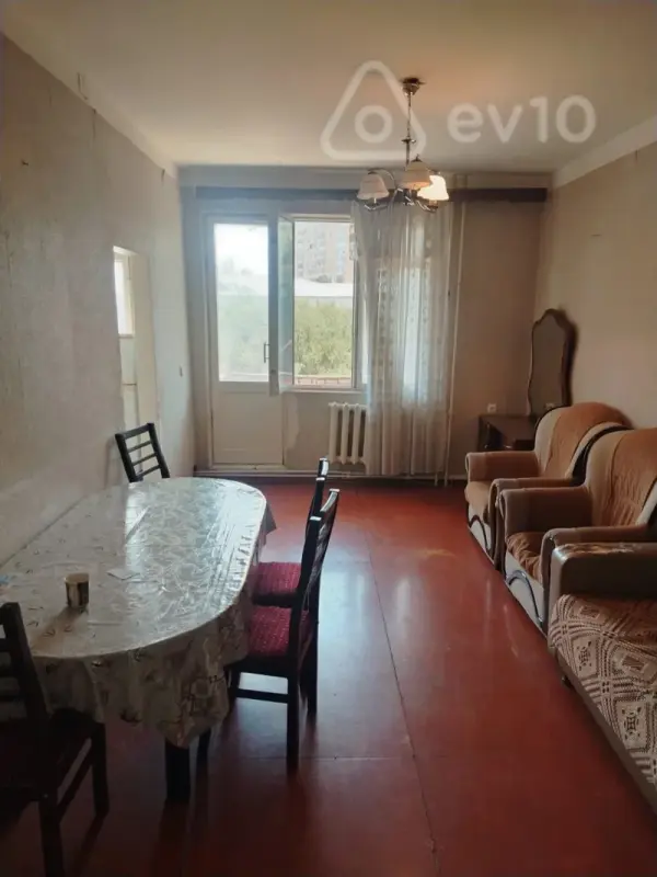 Satılır 2 otaqlı köhnə tikili 45 m²