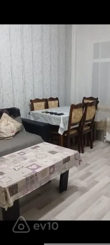 Kirayə verilir 3 otaqlı köhnə tikili 75 m²