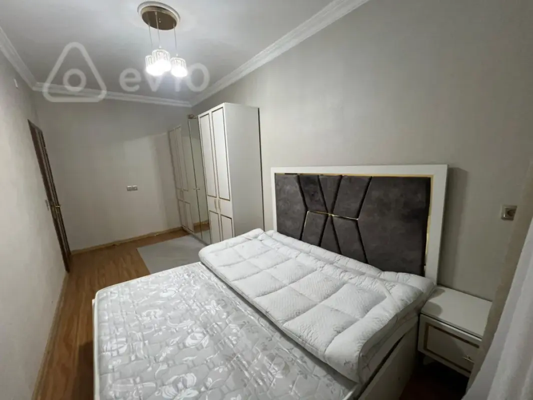 Kirayə verilir 2 otaqlı köhnə tikili 55 m²