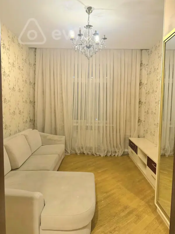 Kirayə verilir 3 otaqlı köhnə tikili 80 m²