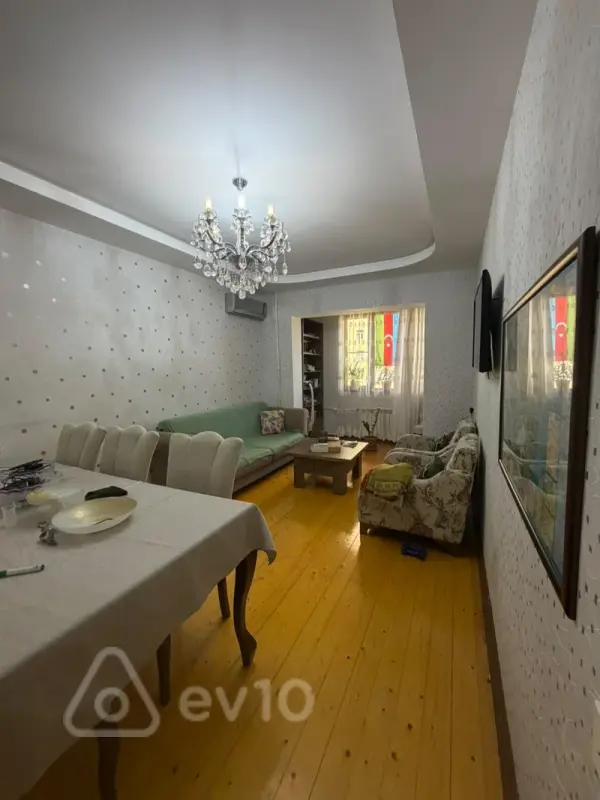 Satılır 2 otaqlı köhnə tikili 65 m²