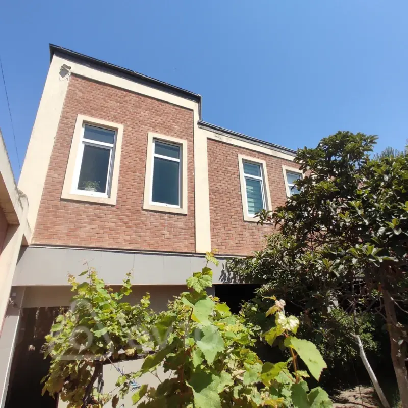 Satılır 10 otaqlı həyət evi 450 m²