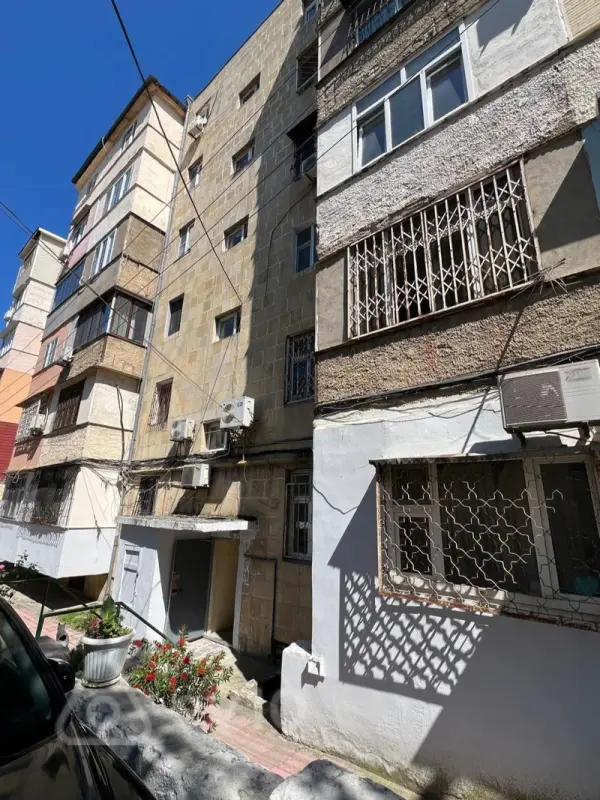 Kirayə verilir 4 otaqlı köhnə tikili 100 m²