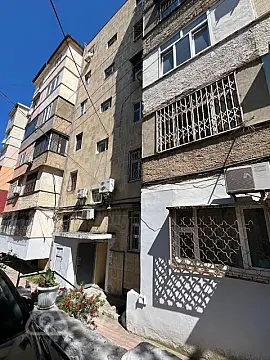 Kirayə verilir 4 otaqlı köhnə tikili 100 m² — Bakı, Yasamal 4 otaq 100.00 m²