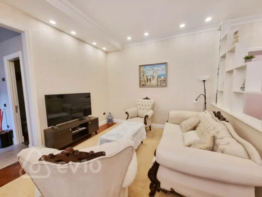 Kirayə verilir 3 otaqlı köhnə tikili 90 m²