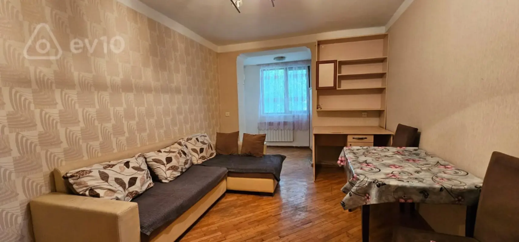 Kirayə verilir 2 otaqlı köhnə tikili 50 m²