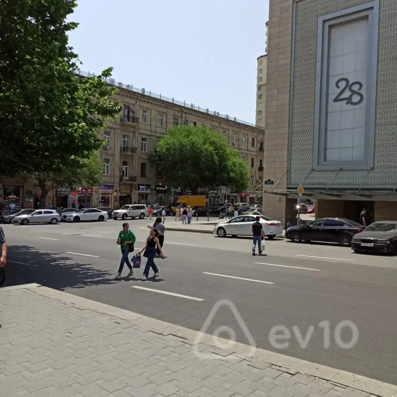Kirayə verilir 2 otaqlı köhnə tikili 60 m²