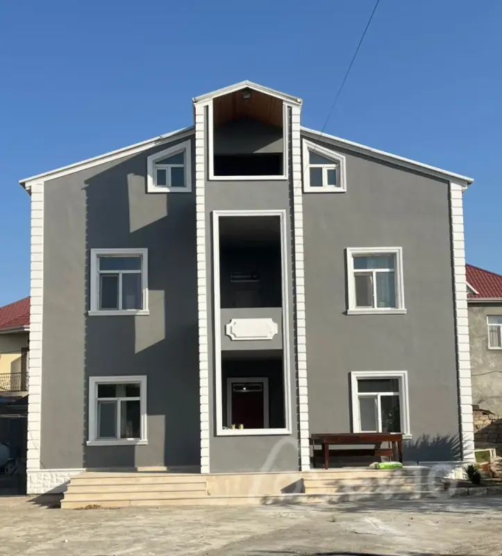 Satılır 6 otaqlı həyət evi 250 m²