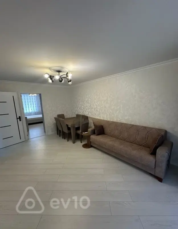 Kirayə verilir 2 otaqlı köhnə tikili 45 m²