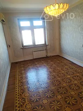 Kirayə verilir 2 otaqlı köhnə tikili 65 m² — Bakı, Nizami 2 otaq 65.00 m²