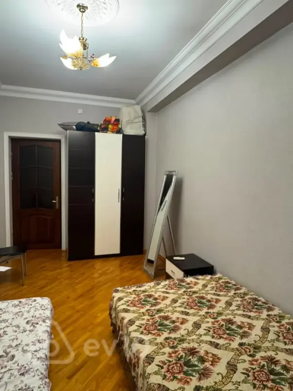 Kirayə verilir 3 otaqlı yeni tikili 120 m²