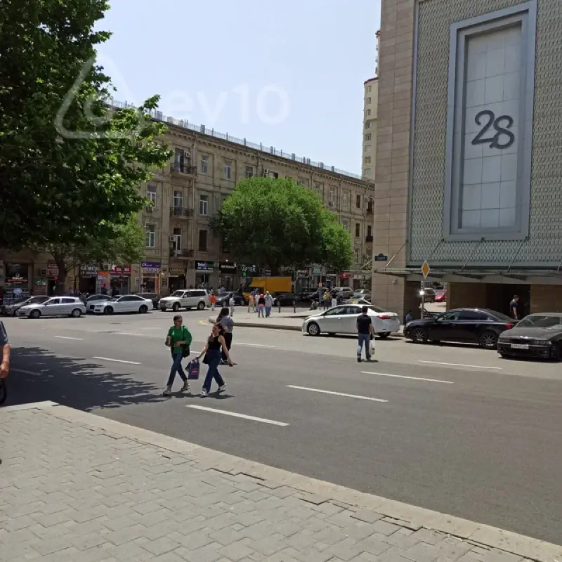 Kirayə verilir 2 otaqlı köhnə tikili 60 m²