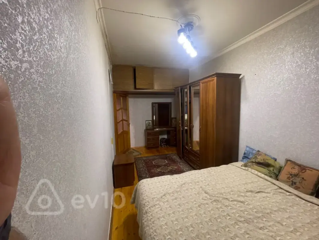 Kirayə verilir 2 otaqlı köhnə tikili 50 m²