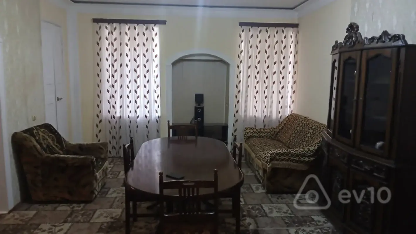 Kirayə verilir 3 otaqlı köhnə tikili 65 m²