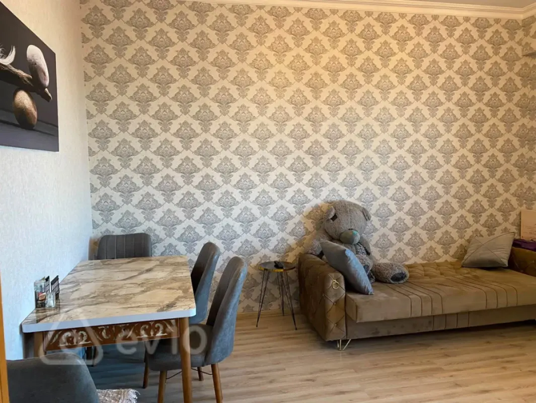 Satılır 2 otaqlı köhnə tikili 60 m²