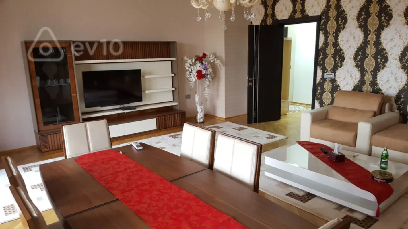 Kirayə verilir 2 otaqlı yeni tikili 100 m²