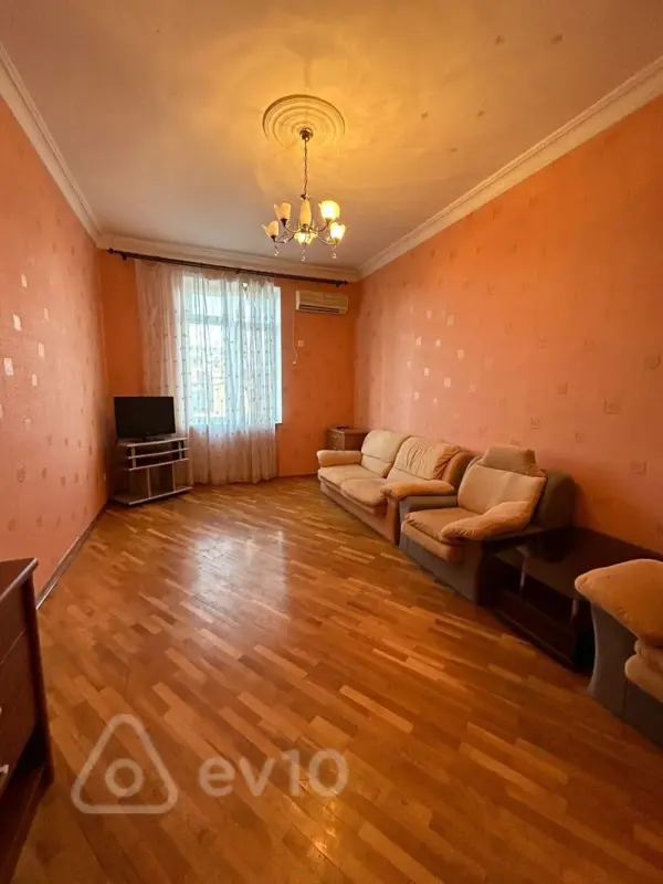 Kirayə verilir 3 otaqlı köhnə tikili 75 m²