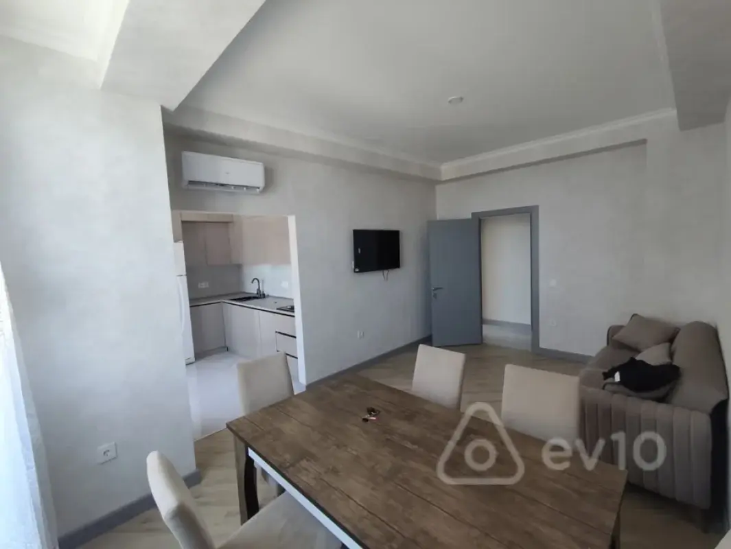 Kirayə verilir 3 otaqlı yeni tikili 71 m²