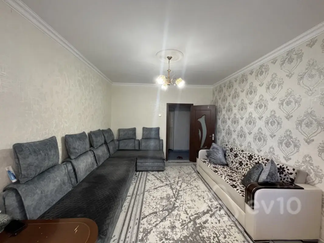 Satılır 2 otaqlı köhnə tikili 60 m²