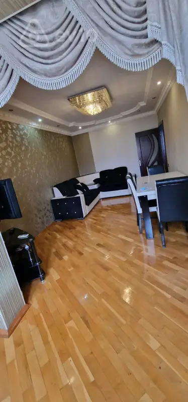 Kirayə verilir 2 otaqlı köhnə tikili 55 m²