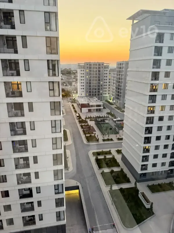 Kirayə verilir 3 otaqlı yeni tikili 80 m²