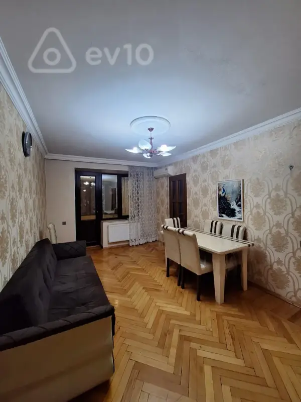 Satılır 2 otaqlı köhnə tikili 50 m²