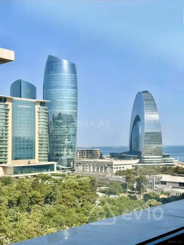 Kirayə verilir 4 otaqlı köhnə tikili 140 m²