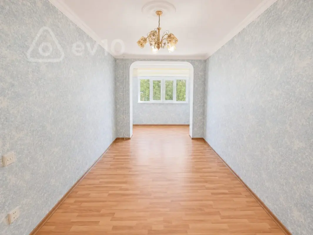 Satılır 2 otaqlı köhnə tikili 50 m²