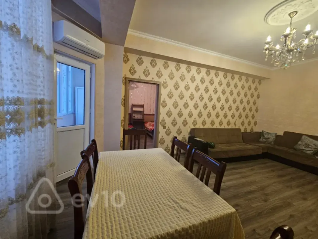 Kirayə verilir 3 otaqlı köhnə tikili 70 m²