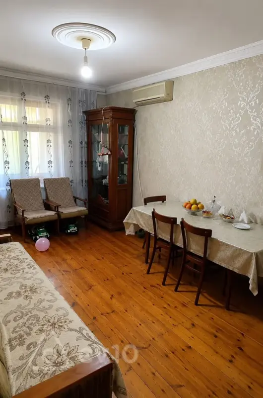 Kirayə verilir 3 otaqlı köhnə tikili 60 m²