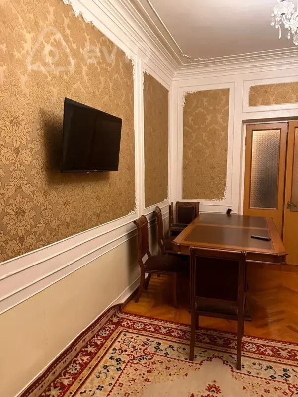 Kirayə verilir 3 otaqlı köhnə tikili 87 m²