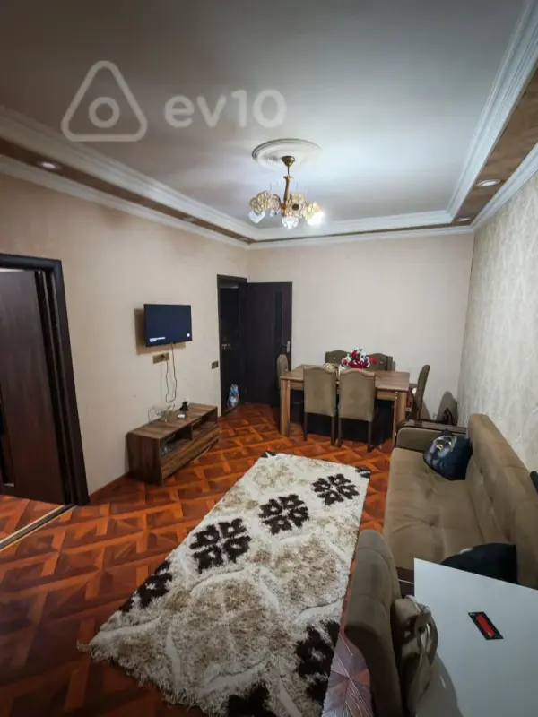 Kirayə verilir 2 otaqlı köhnə tikili 69 m²