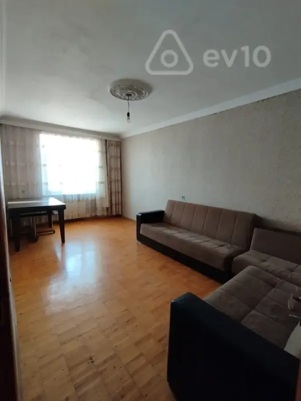 Kirayə verilir 3 otaqlı köhnə tikili 100 m²