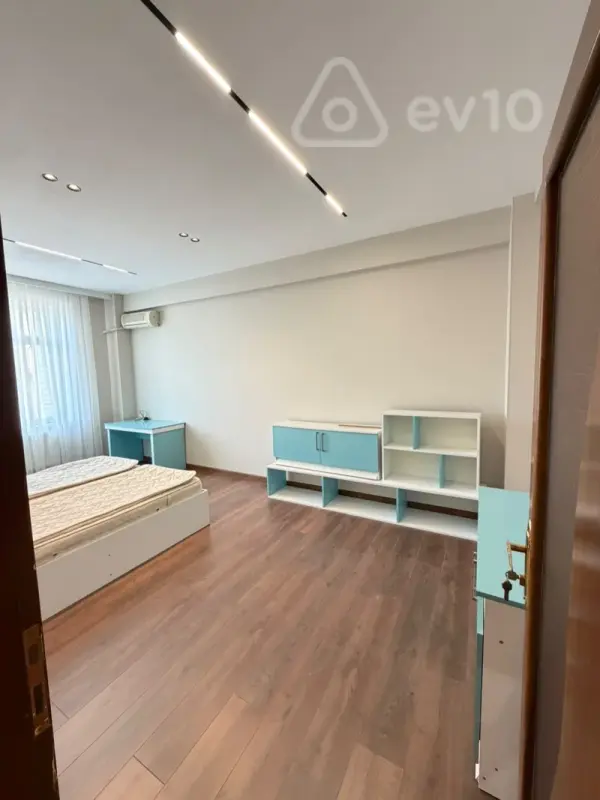 Satılır 3 otaqlı yeni tikili 120 m²