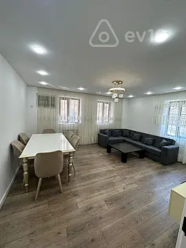 Kirayə verilir 2 otaqlı köhnə tikili 80 m² — Bakı, Nizami 2 otaq 80.00 m²