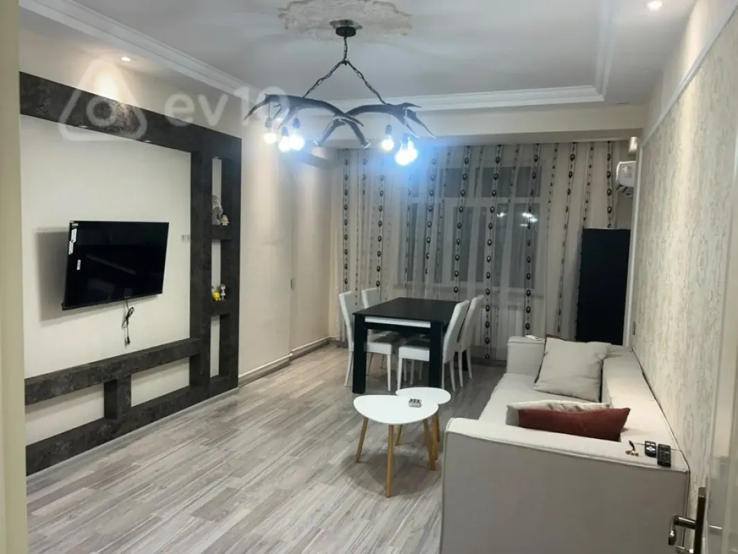 Kirayə verilir 2 otaqlı yeni tikili 65 m²