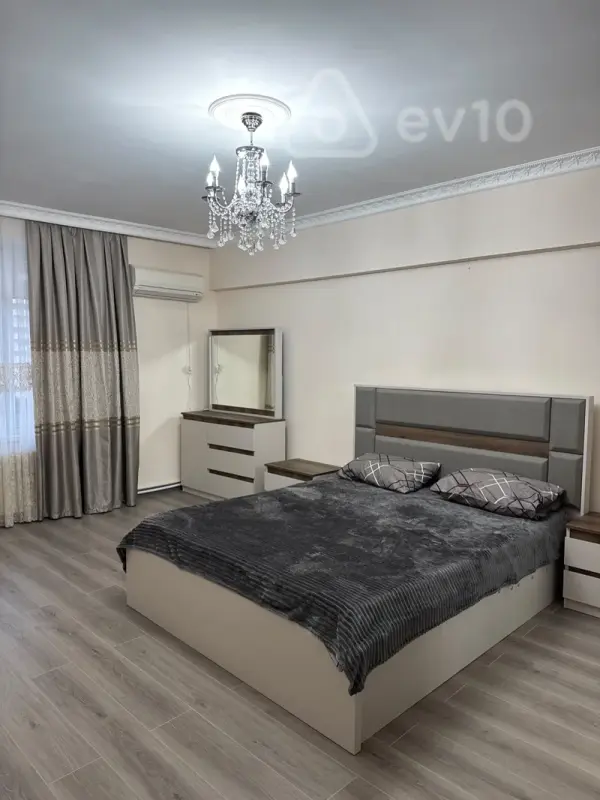 Kirayə verilir 3 otaqlı köhnə tikili 70 m²