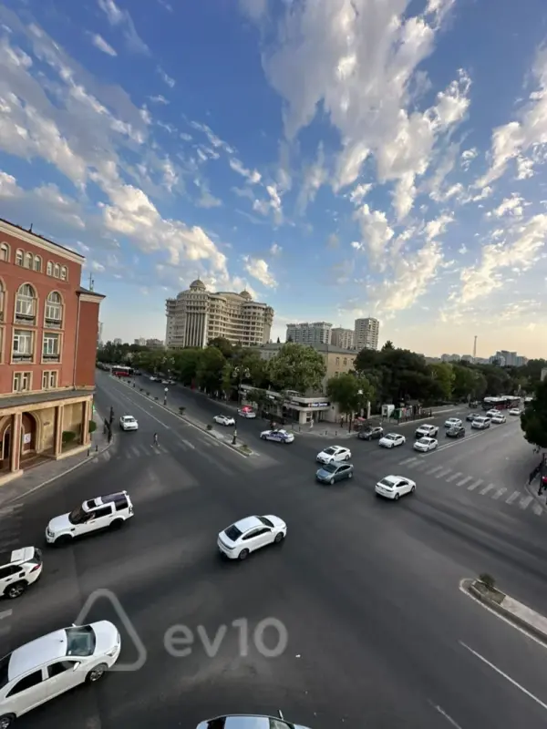 Satılır 1 otaqlı köhnə tikili 38 m²