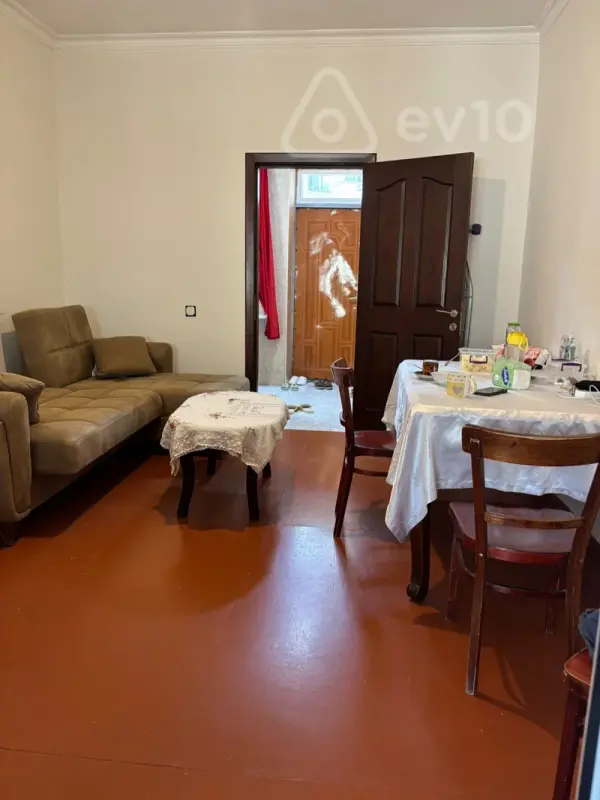 Kirayə verilir 2 otaqlı köhnə tikili 36 m²