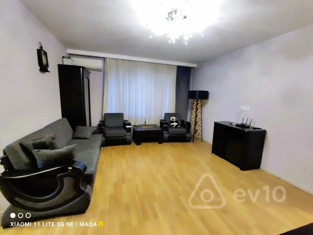 Kirayə verilir 2 otaqlı köhnə tikili 80 m²