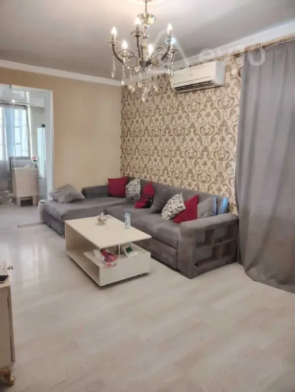 Kirayə verilir 2 otaqlı köhnə tikili 50 m²