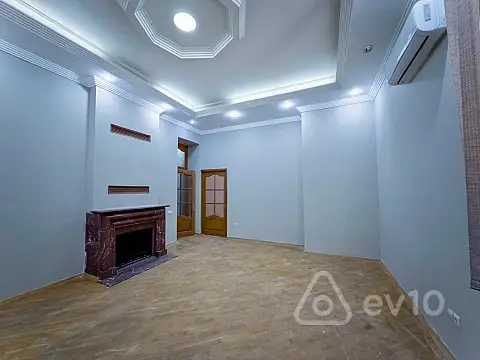 Kirayə verilir 4 otaqlı köhnə tikili 160 m² — Bakı, Nəsimi 4 otaq 160.00 m²
