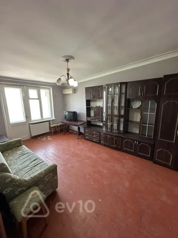 Kirayə verilir 1 otaqlı köhnə tikili 50 m²
