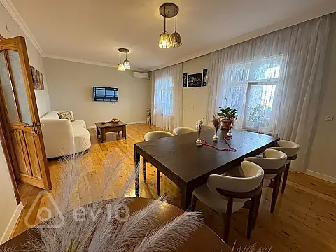 Satılır 4 otaqlı köhnə tikili 120 m² — Bakı, Səbail 4 otaq 120.00 m²