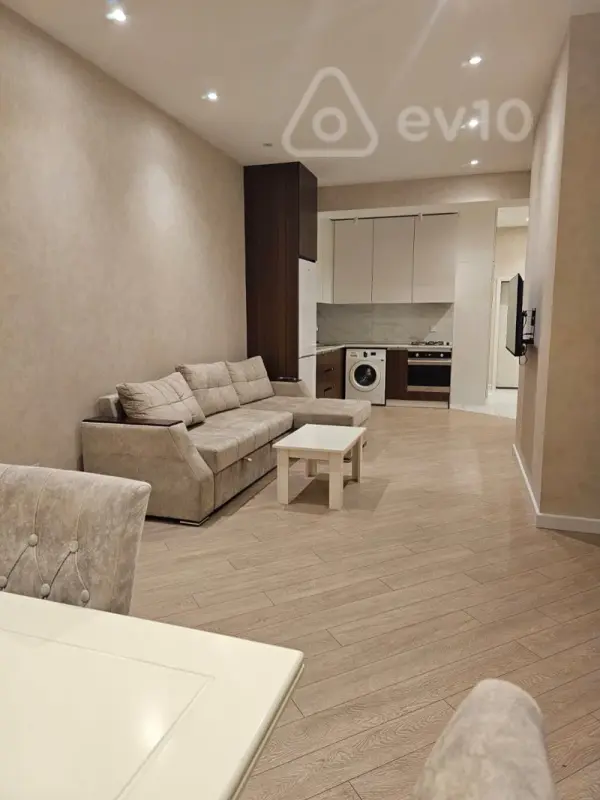 Kirayə verilir 2 otaqlı yeni tikili 70 m²