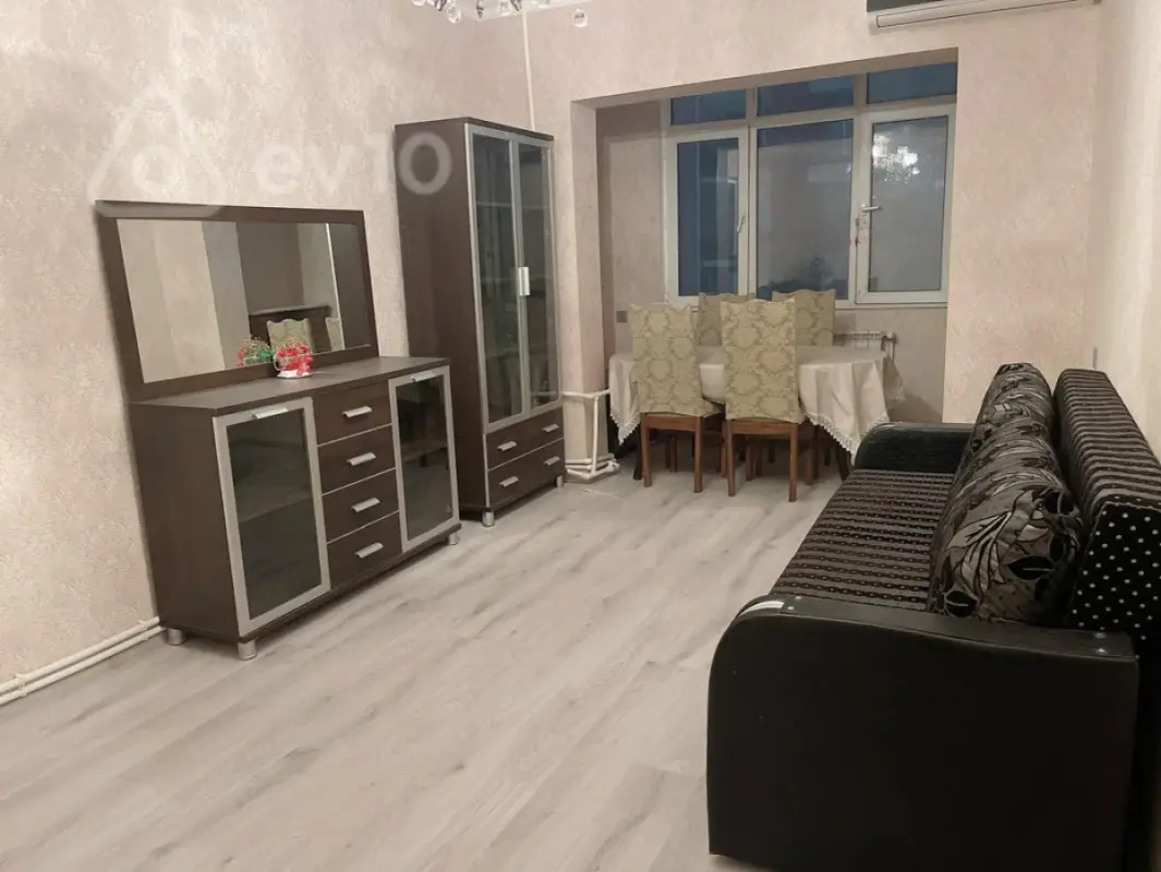 Satılır 3 otaqlı köhnə tikili 90 m²