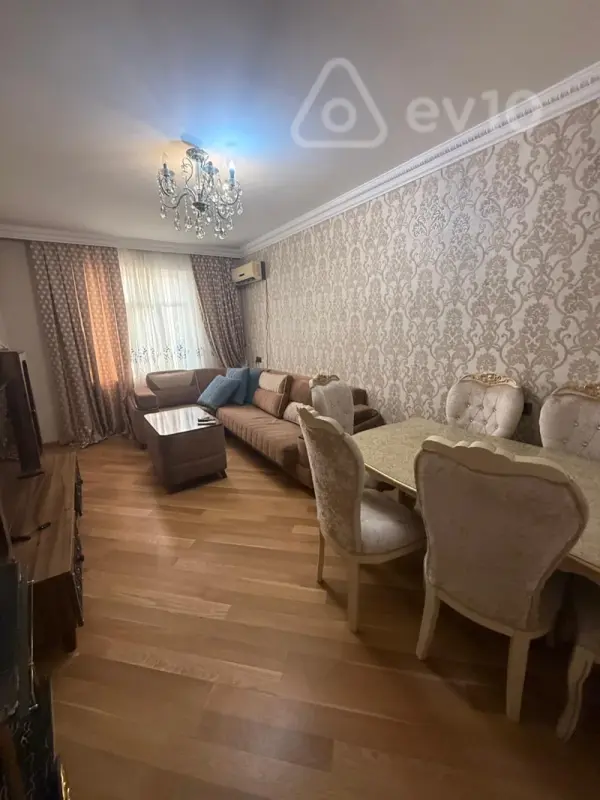 Satılır 3 otaqlı köhnə tikili 80 m²