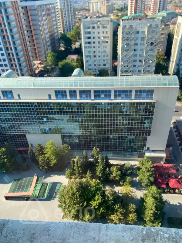 Kirayə verilir 3 otaqlı yeni tikili 120 m²